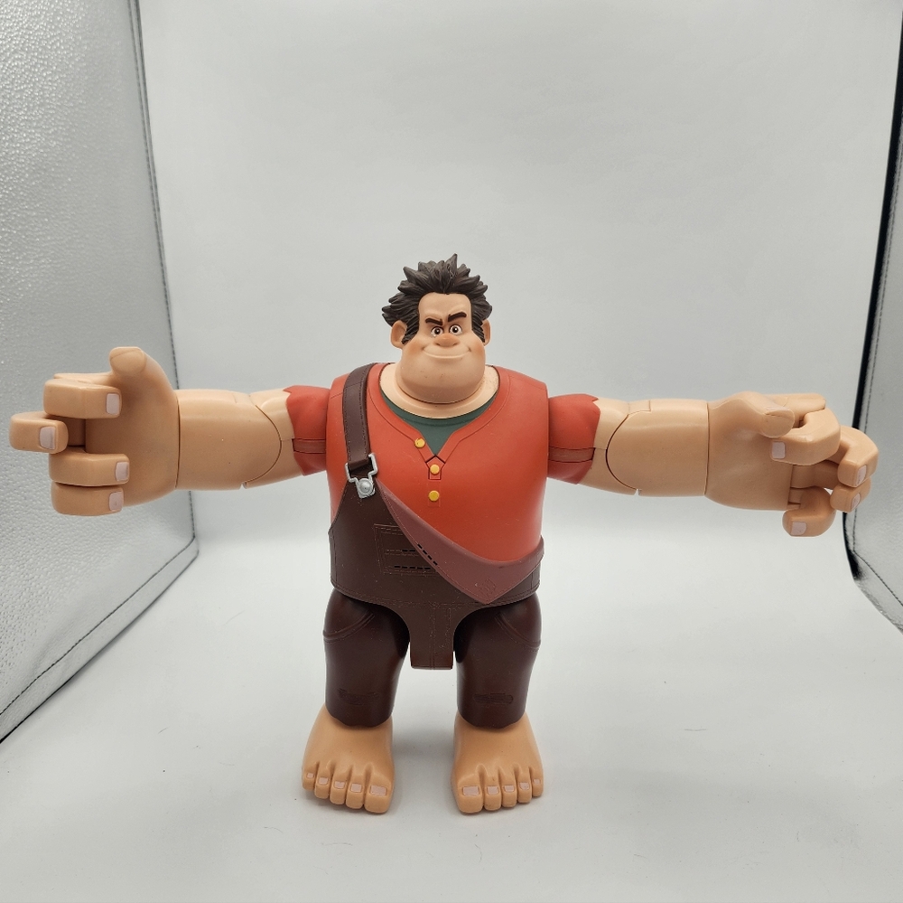 Wreck-It Ralph Action Figure - Picture 3 of 7